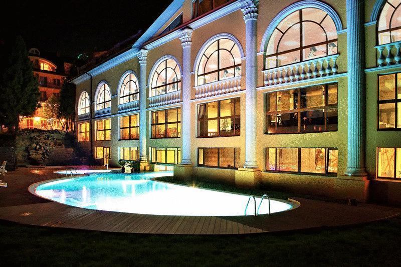 Royal Medical Cezar Truskavets Exterior photo