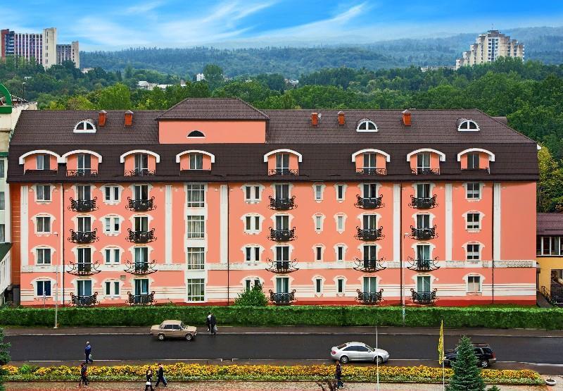 Royal Medical Cezar Truskavets Exterior photo